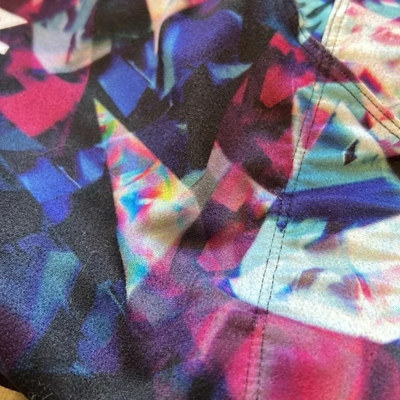 Peloton High Neck Jewels in Space Reversible Sports Bra Small S Cut out - Picture 8 of 8